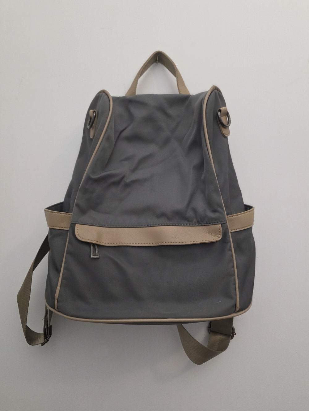 Travel Bag Back - Anti-Theft Back Opening Security Design - Lightweight Daypack